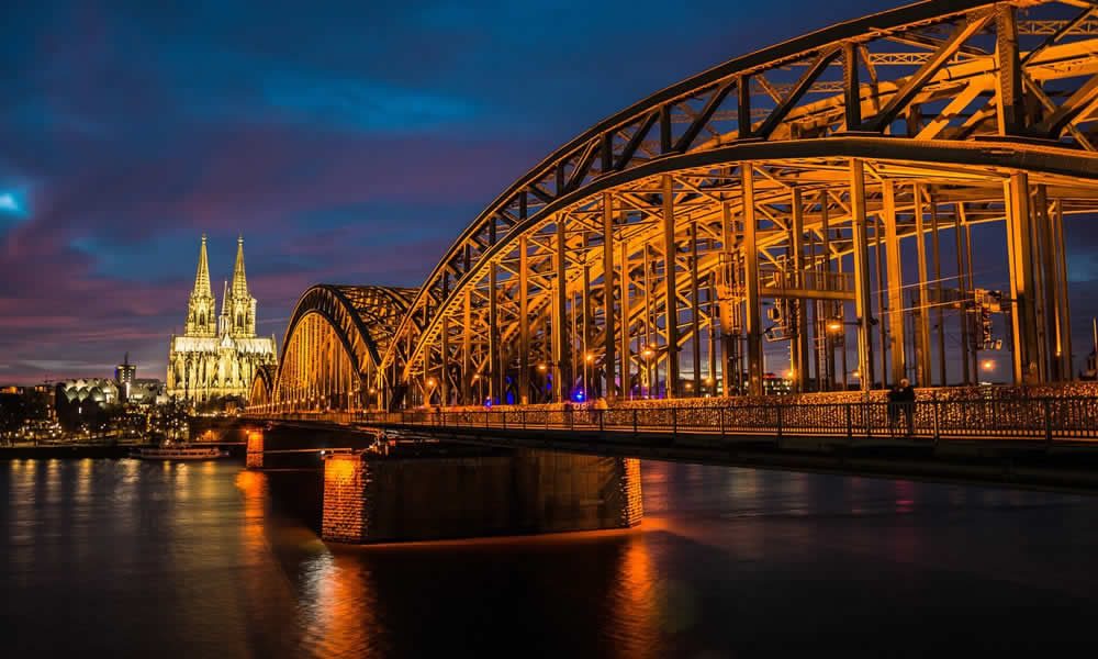cologne-1078671_1280